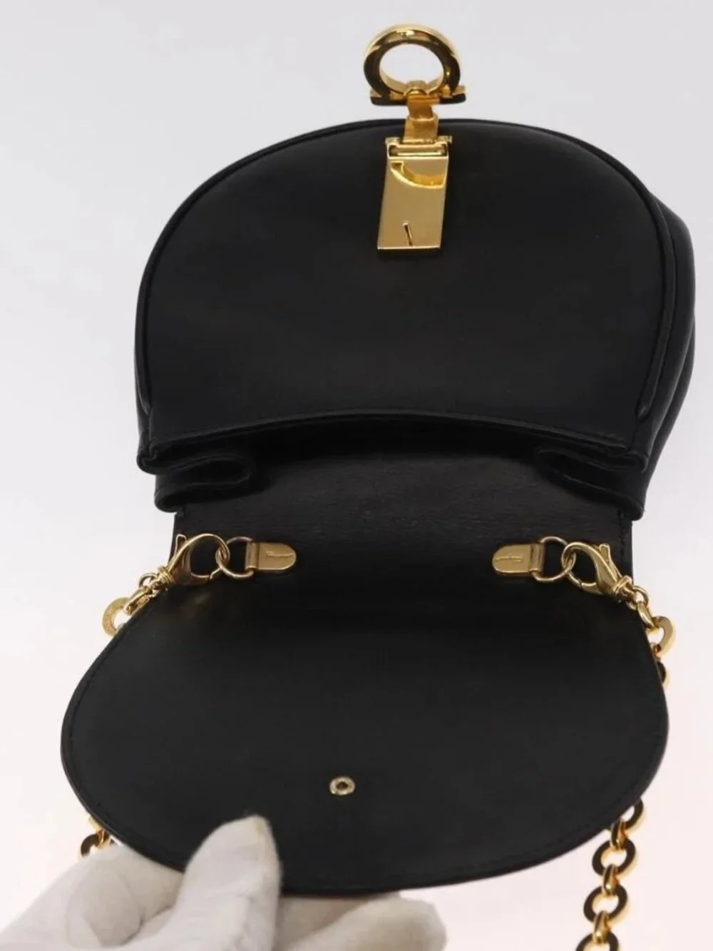Salvatore Ferragamo Chain Gancini Shoulder Bag Leather Black Gold Auth 161032